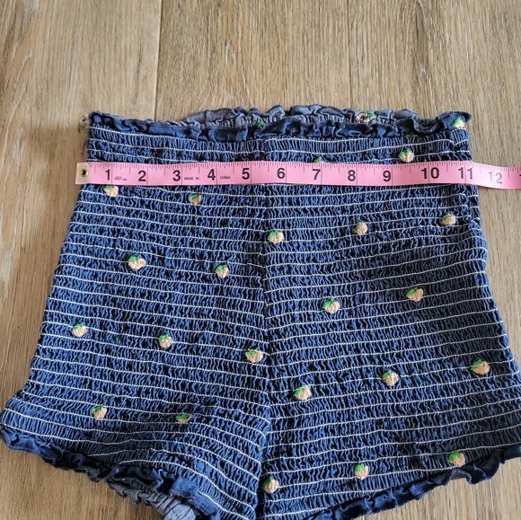 UO Peach Embroidered Ruffle High Rise Pin-up Short S - Picture 2 of 8